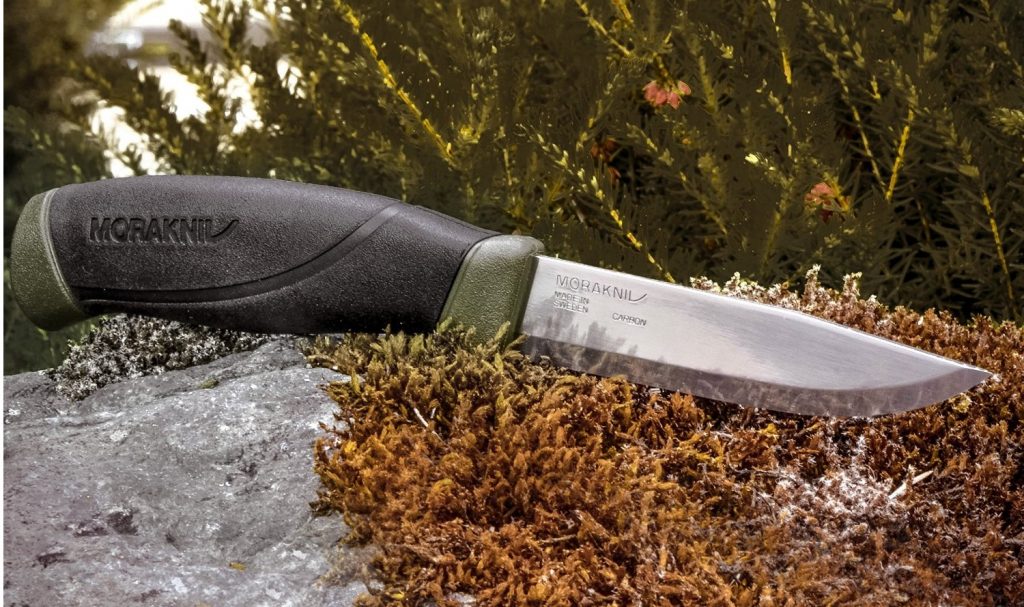 morakniv-companion-heavy-duty-knife-review