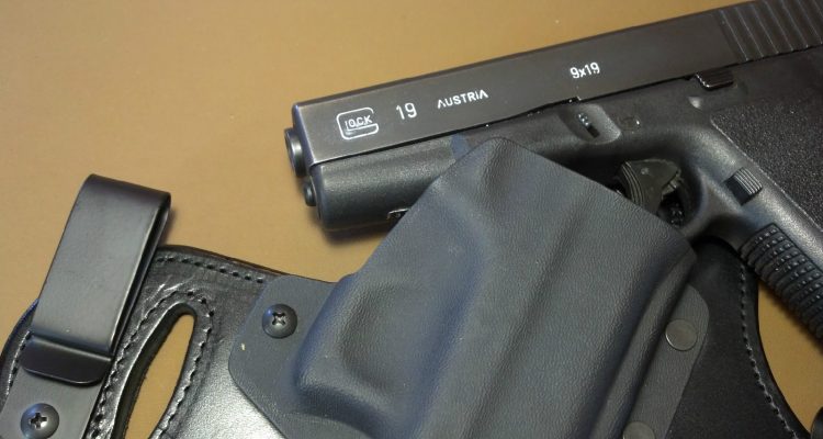 Best IWB Glock 19 Holster reviews